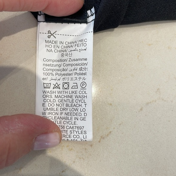 Black and white top - Picture 8 of 8